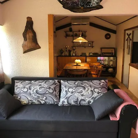 Pool House 度假居 苏博蒂察