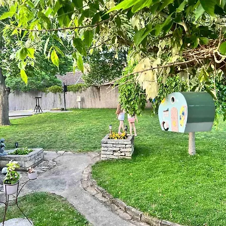 Pool House * Σουμπότικα