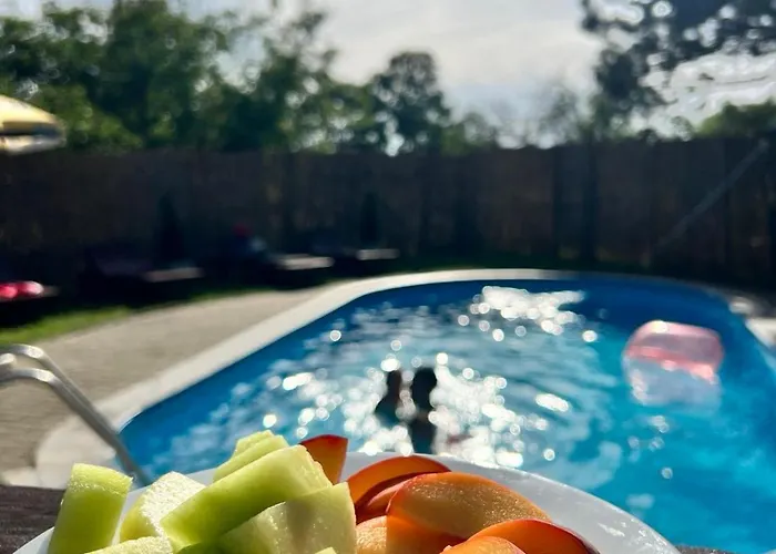 펜션 Pool House 수보티차