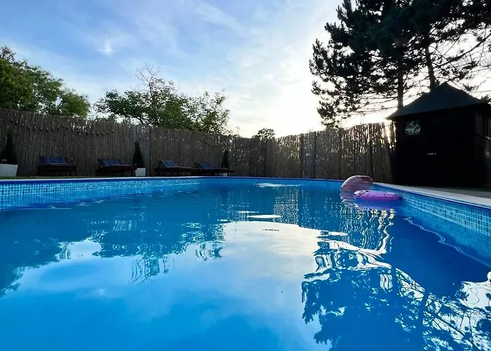 Pool House * 수보티차