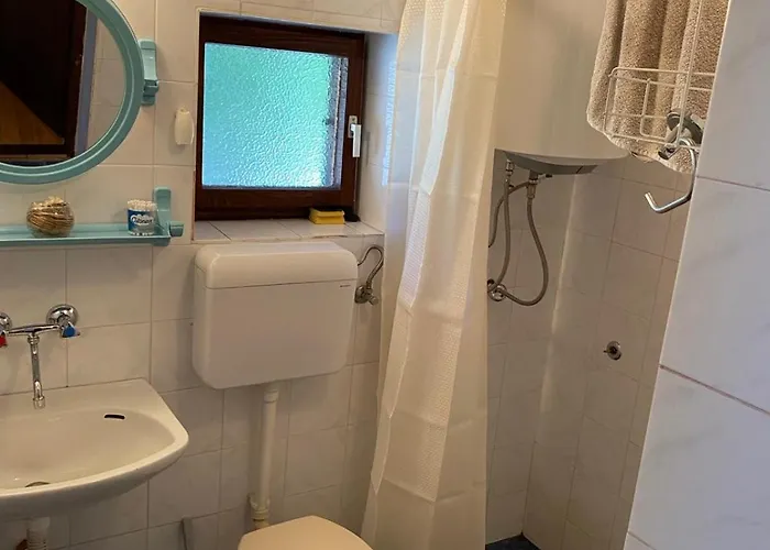 펜션 Pool House 수보티차